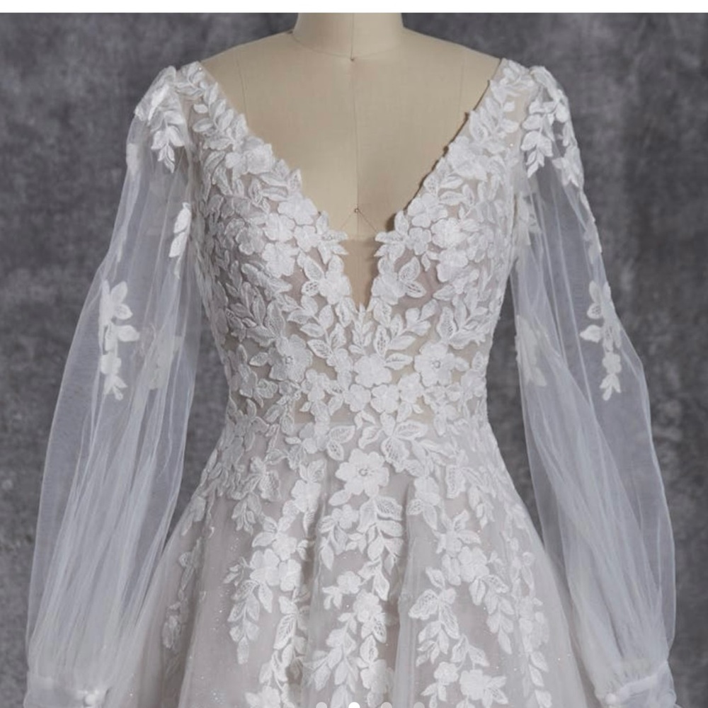 NEW  2025 Maggie Sottero Long Sleeve Lace Wedding Dress – Size 10NO ALTERATIONS